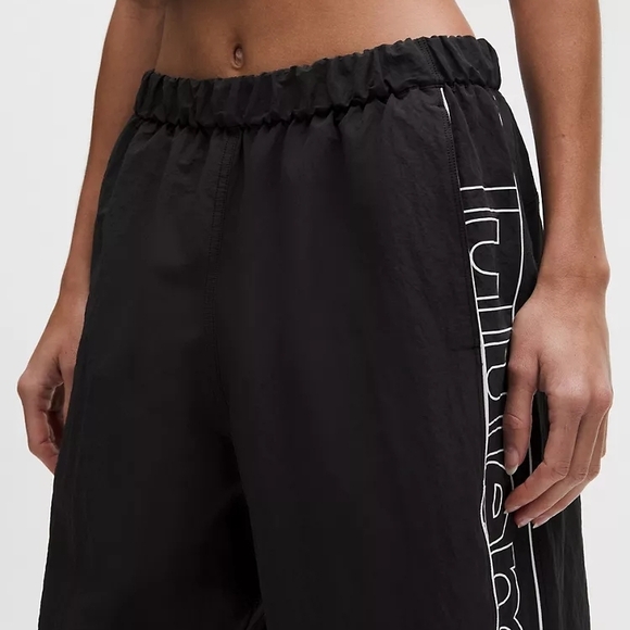 NWT Lululemon Crinkle Nylon Mid-Rise Track Pant
Wordmark - Picture 3 of 8